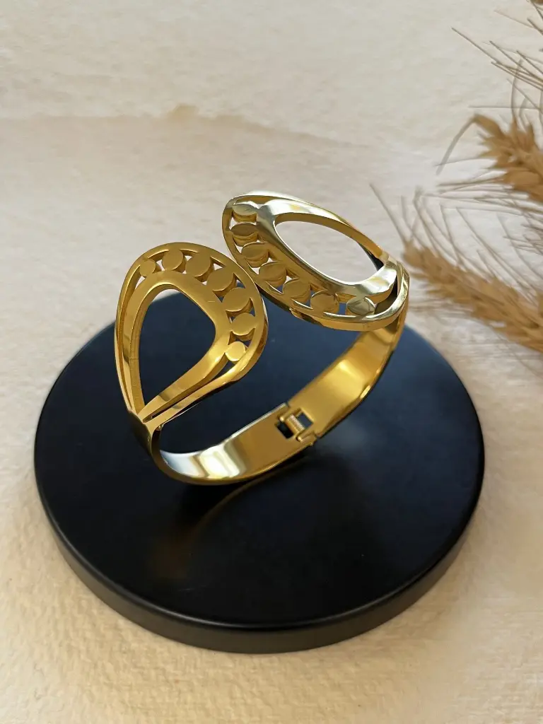 Mira_A00001 (5).webp